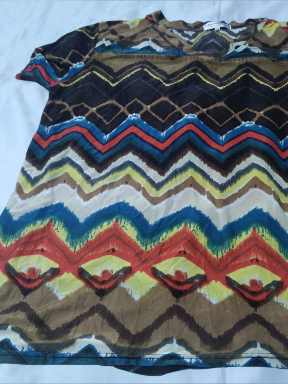 🖤4/$10 Women's Multicolor Zigzag Print  Top